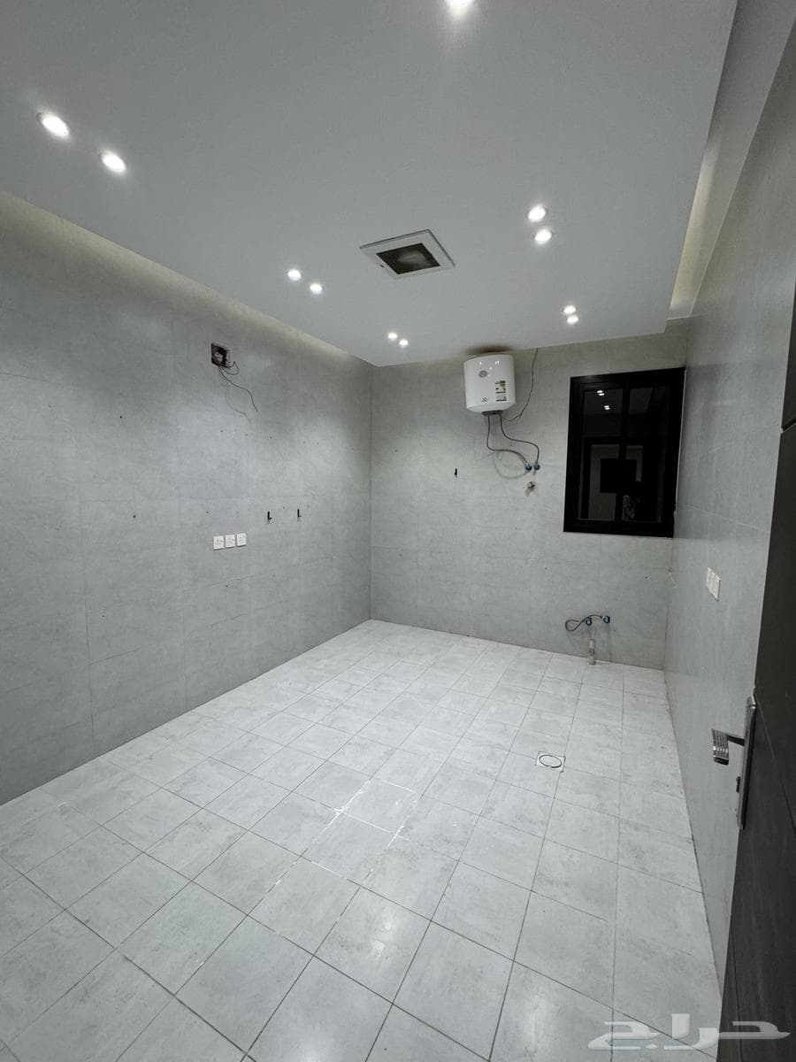 شقة 3 غرف في الرمال 4