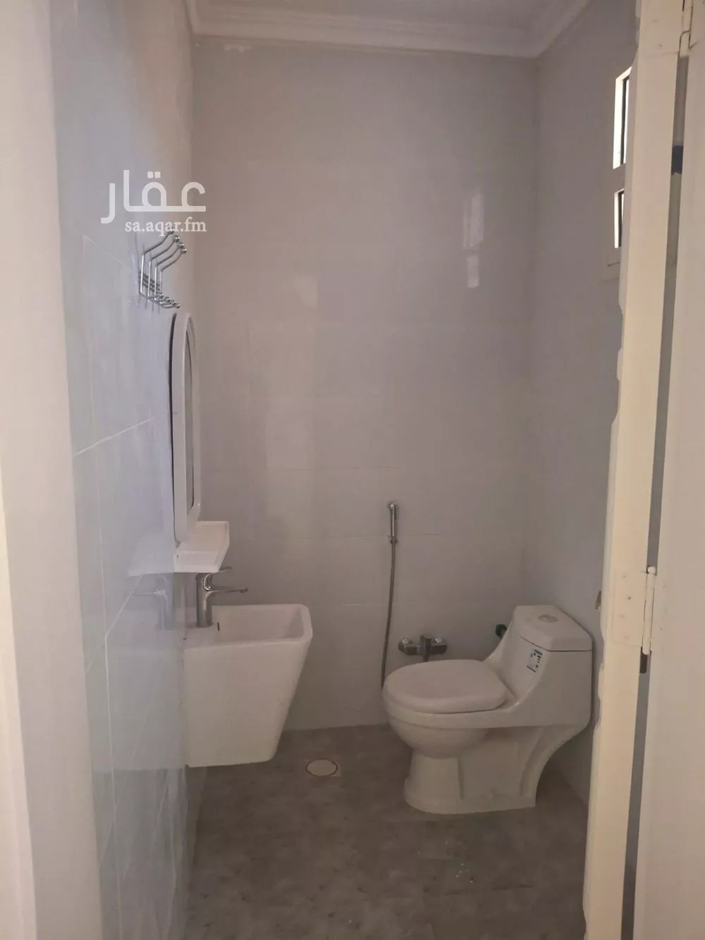 3 bedroom floor in Al Yasmin 2