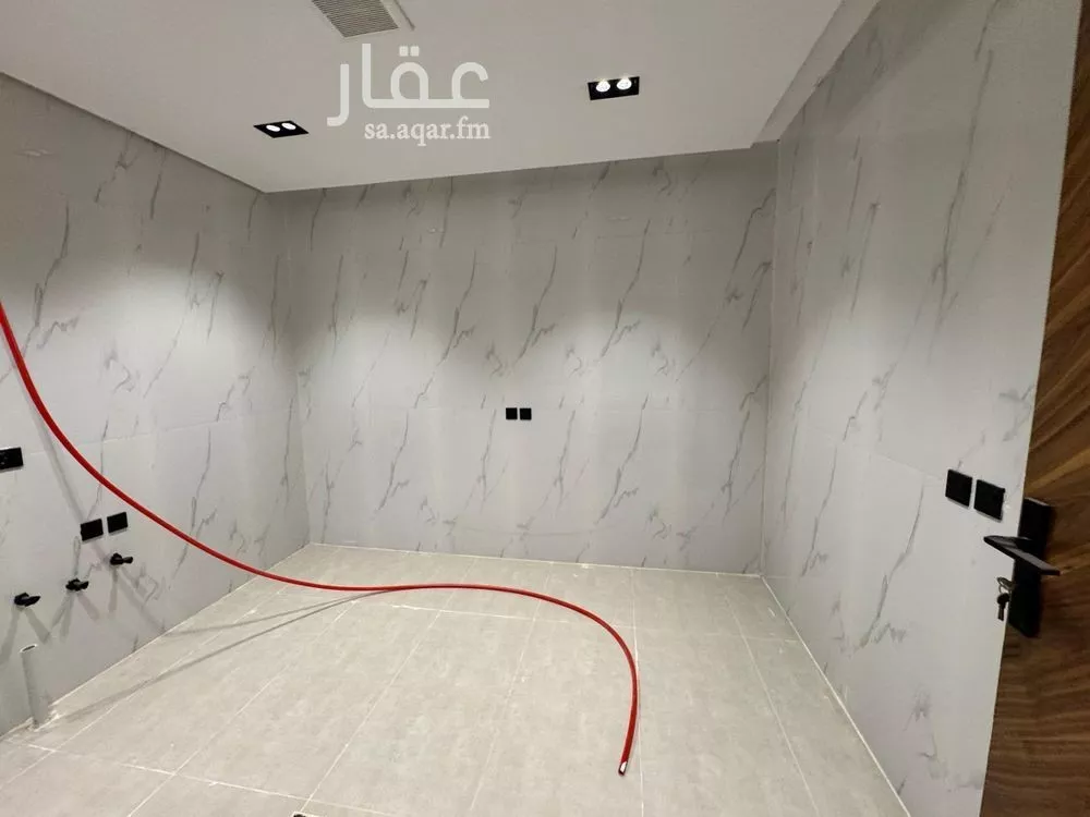 فيلا 5 غرف في عكاظ 16