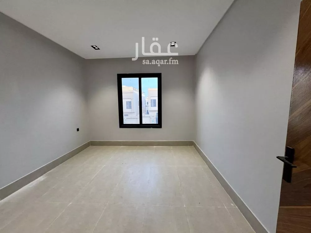 فيلا 5 غرف في عكاظ 17