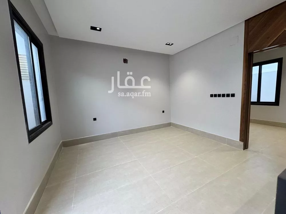 فيلا 5 غرف في عكاظ 19