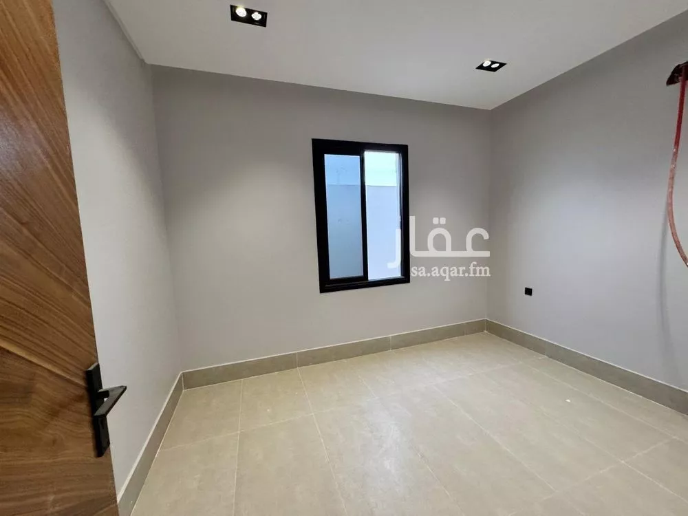 فيلا 5 غرف في عكاظ 20