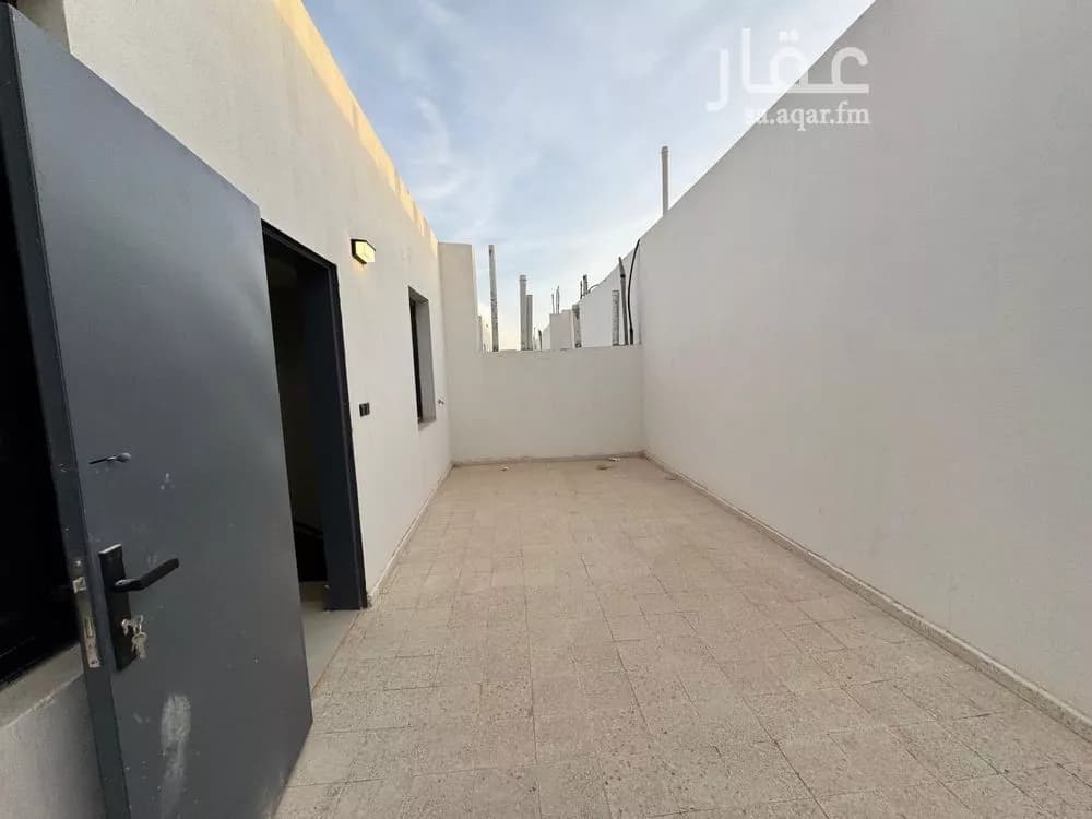 فيلا 5 غرف في عكاظ 23