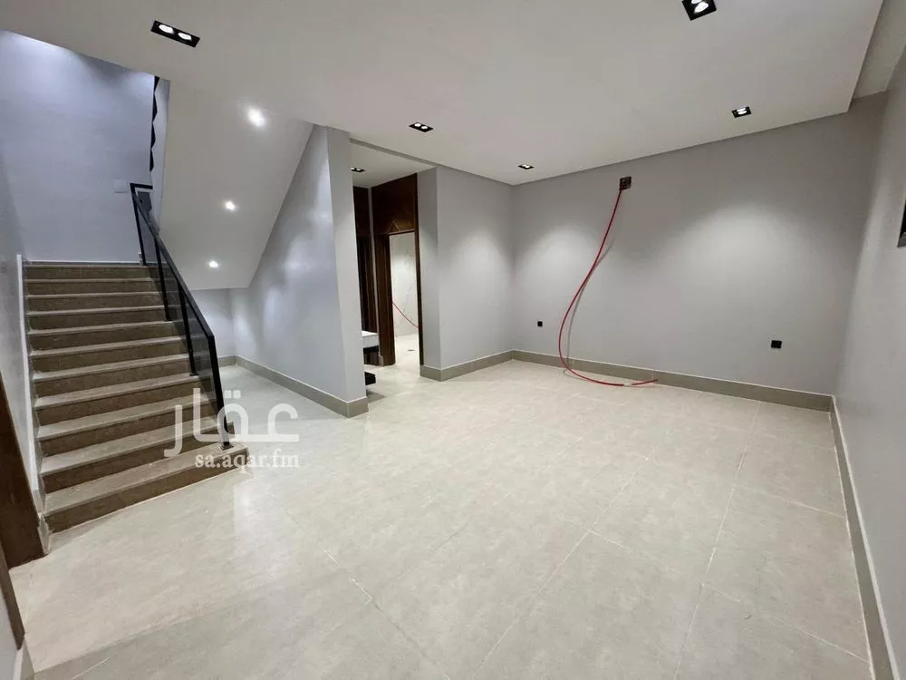 فيلا 5 غرف في عكاظ 5