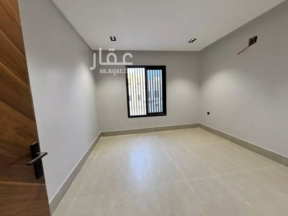 فيلا 5 غرف في عكاظ 10