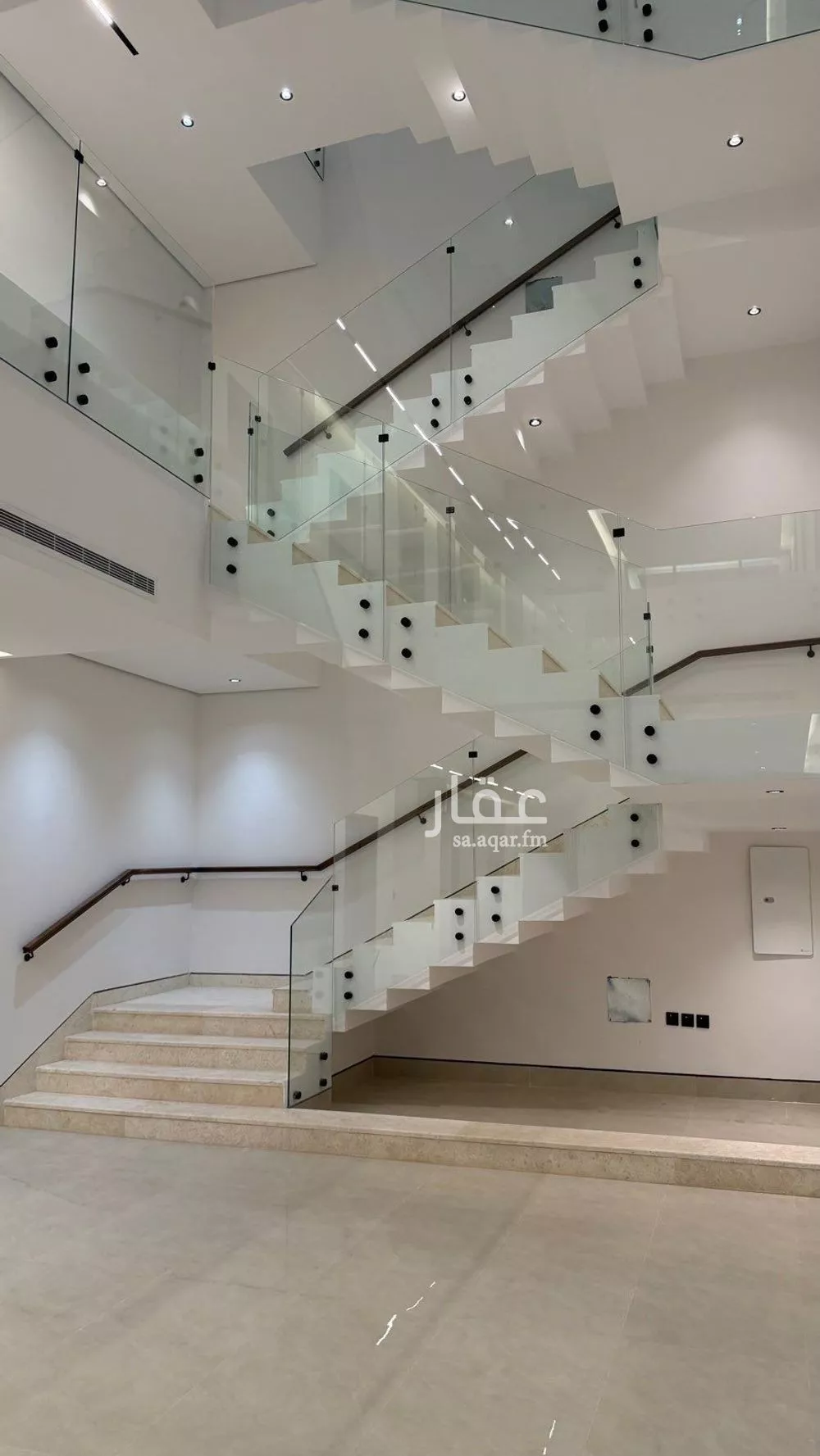 فيلا 6 غرف في المهدية 10