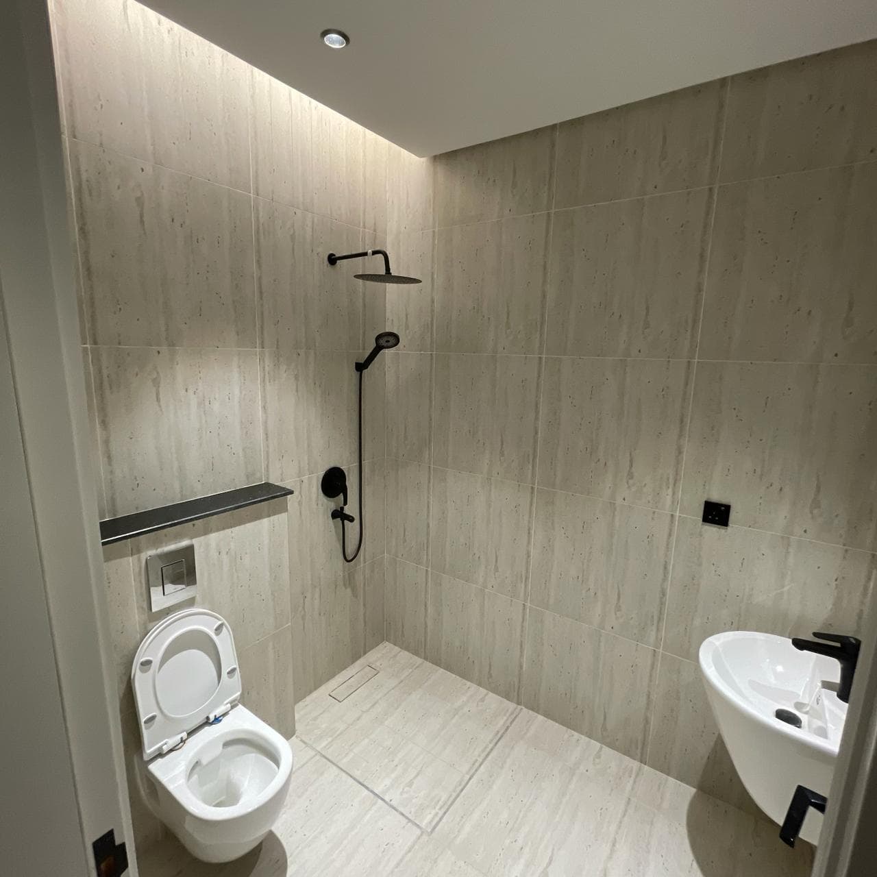 3 bedroom apartment in Al Hamra 2