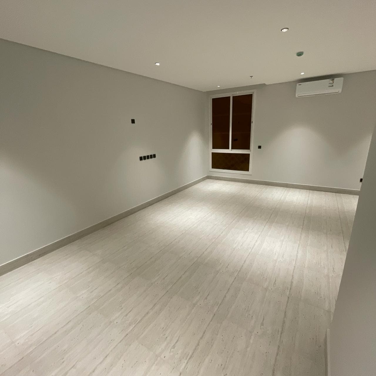 3 bedroom apartment in Al Hamra 8