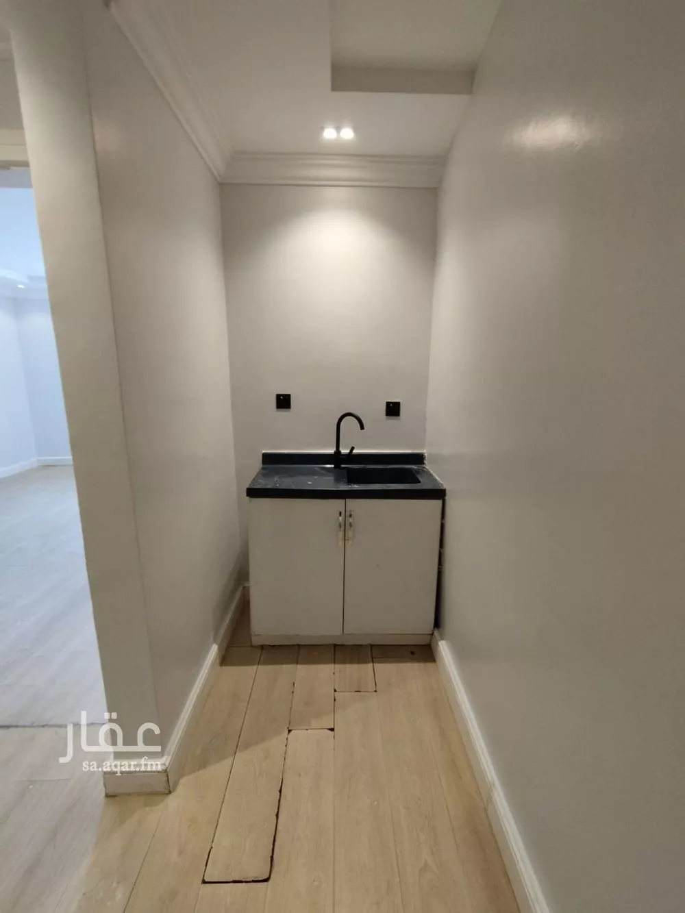 شقة 1 غرف في الملقا 3