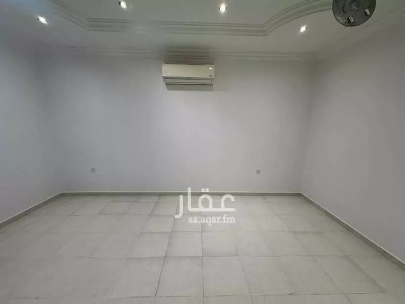 3 bedroom floor in Umm Al Hamam Al Sharqi 8