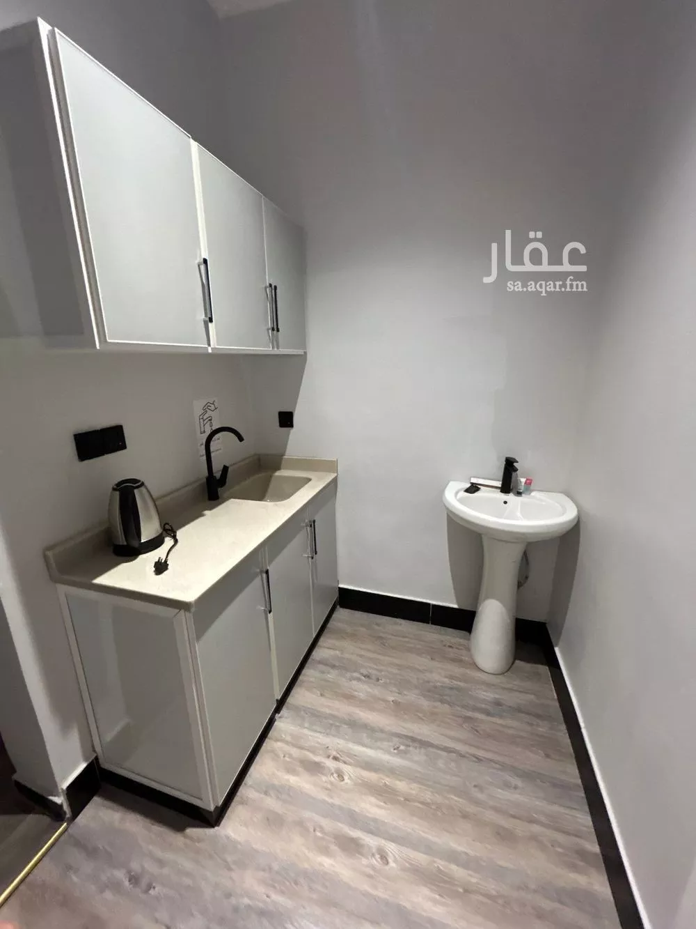 شقة 1 غرف في الملقا 6