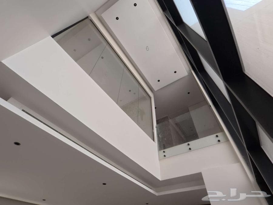 فيلا 8 غرف في النرجس 11