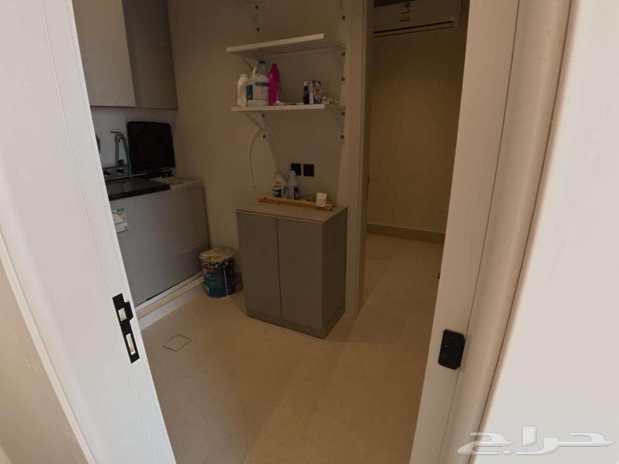 فيلا 8 غرف في النرجس 12