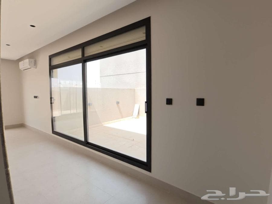 فيلا 8 غرف في النرجس 27