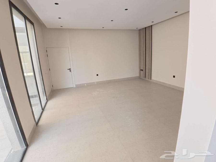 فيلا 8 غرف في النرجس 4