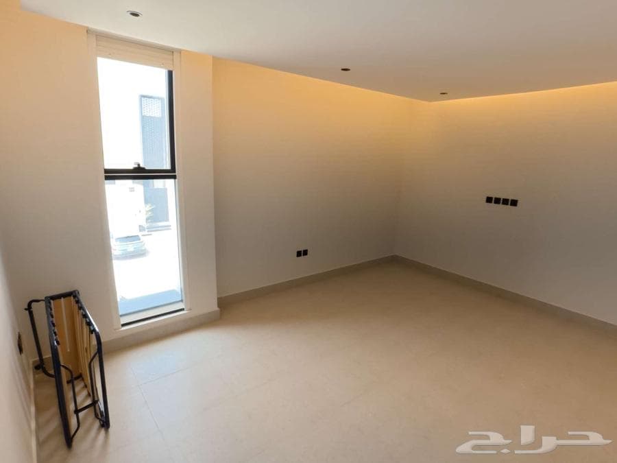 فيلا 8 غرف في النرجس 31