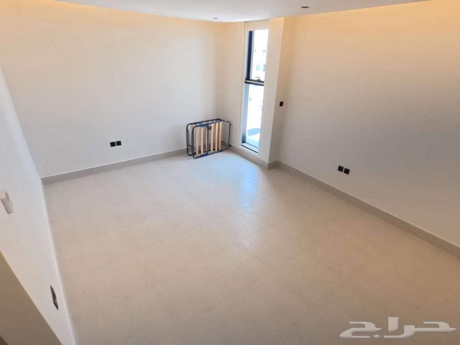 فيلا 8 غرف في النرجس 33