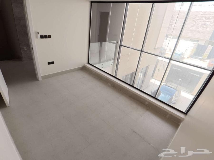 فيلا 8 غرف في النرجس 35