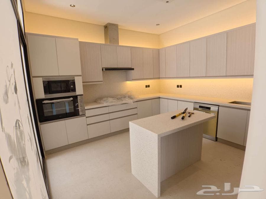 فيلا 8 غرف في النرجس 36