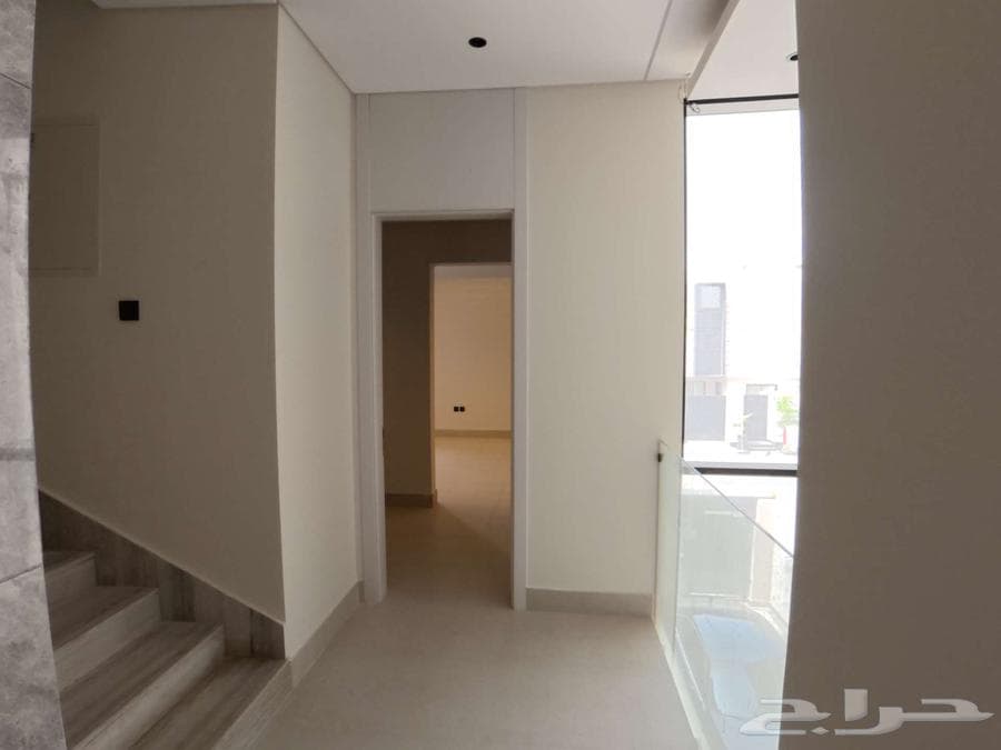 فيلا 8 غرف في النرجس 37