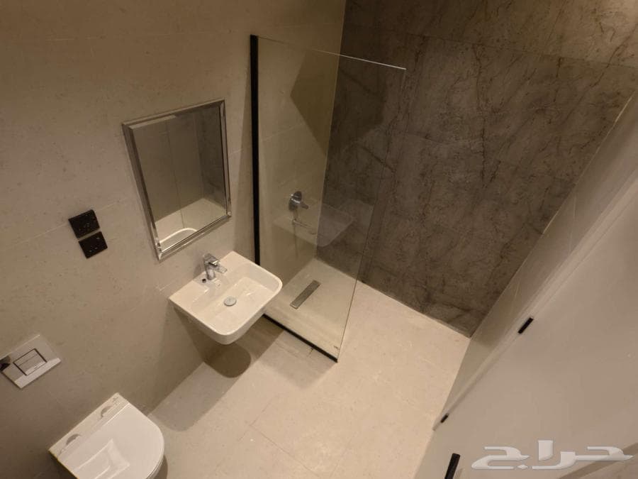 فيلا 8 غرف في النرجس 41