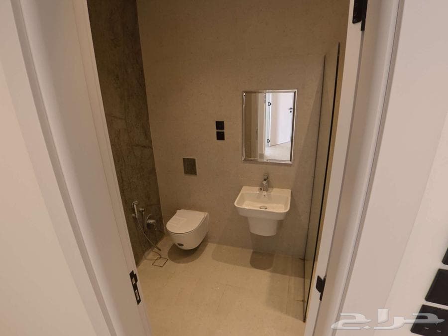 فيلا 8 غرف في النرجس 43