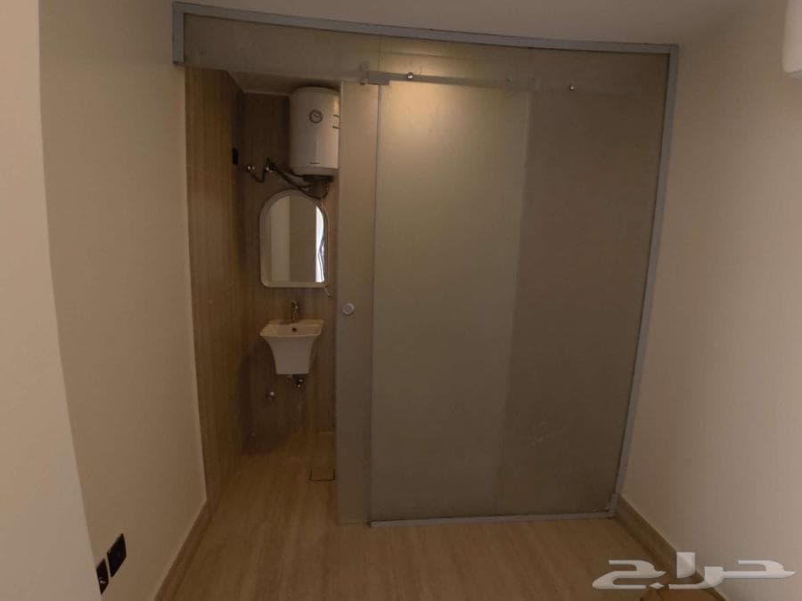 فيلا 8 غرف في النرجس 45