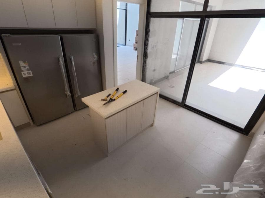 فيلا 8 غرف في النرجس 46