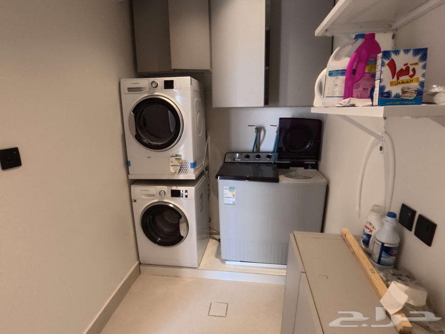 فيلا 8 غرف في النرجس 58