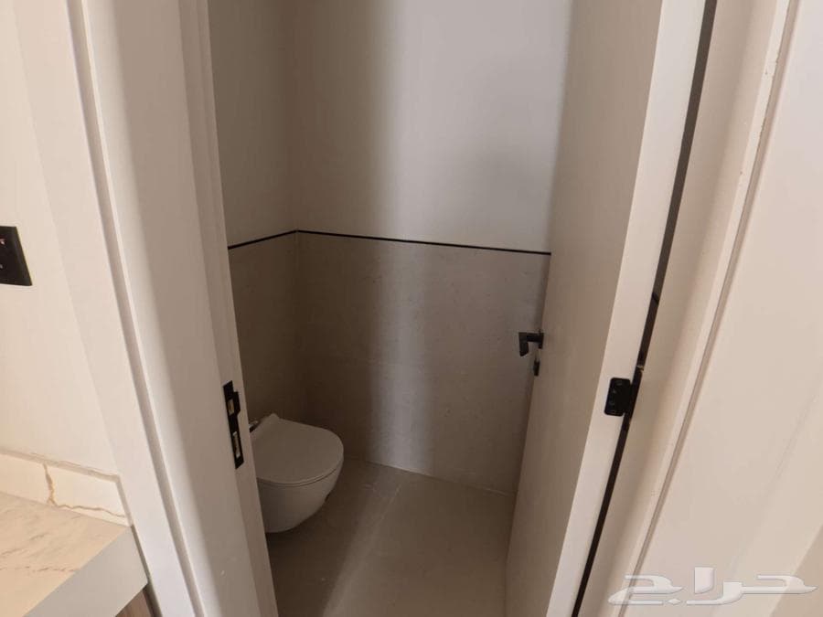 فيلا 8 غرف في النرجس 8