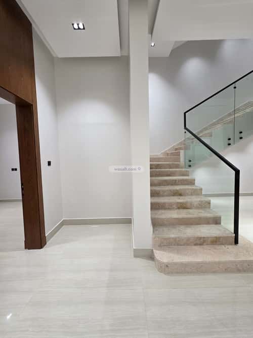 6 bedroom villa in King Faisal 8