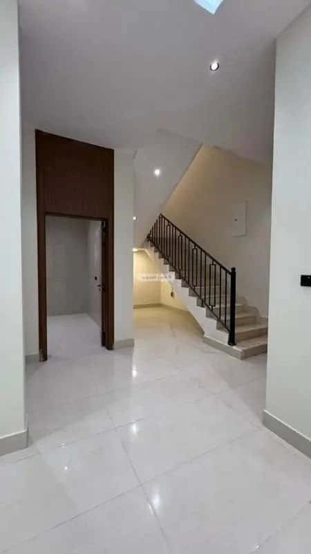 8 bedroom villa in Al Rimal 9