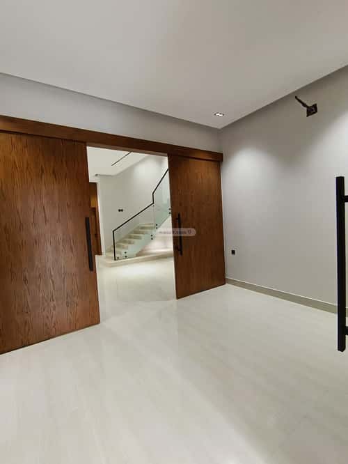 فيلا 5 غرف في الملك فيصل 4