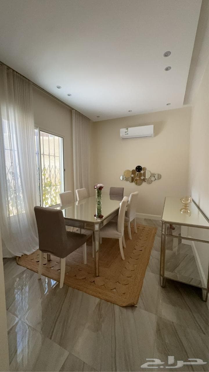 فيلا 6 غرف في الرمال 10