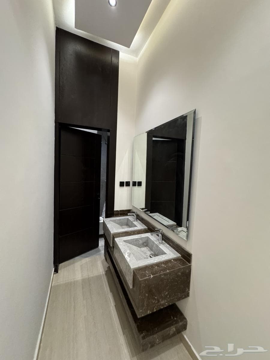 7 bedroom villa in Al Janadriyah 7