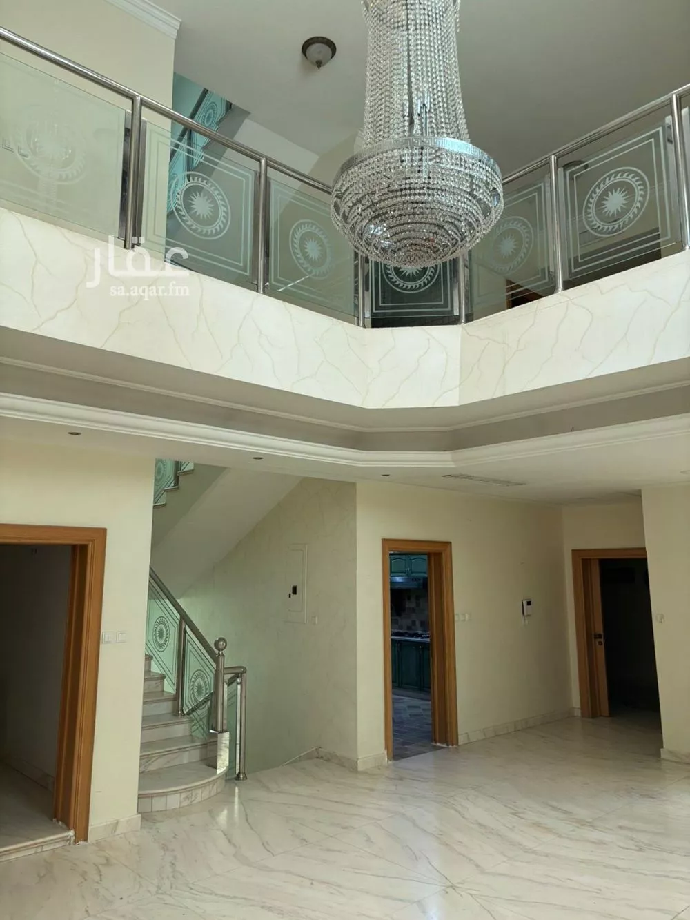 فيلا 6 غرف في العقيق 7