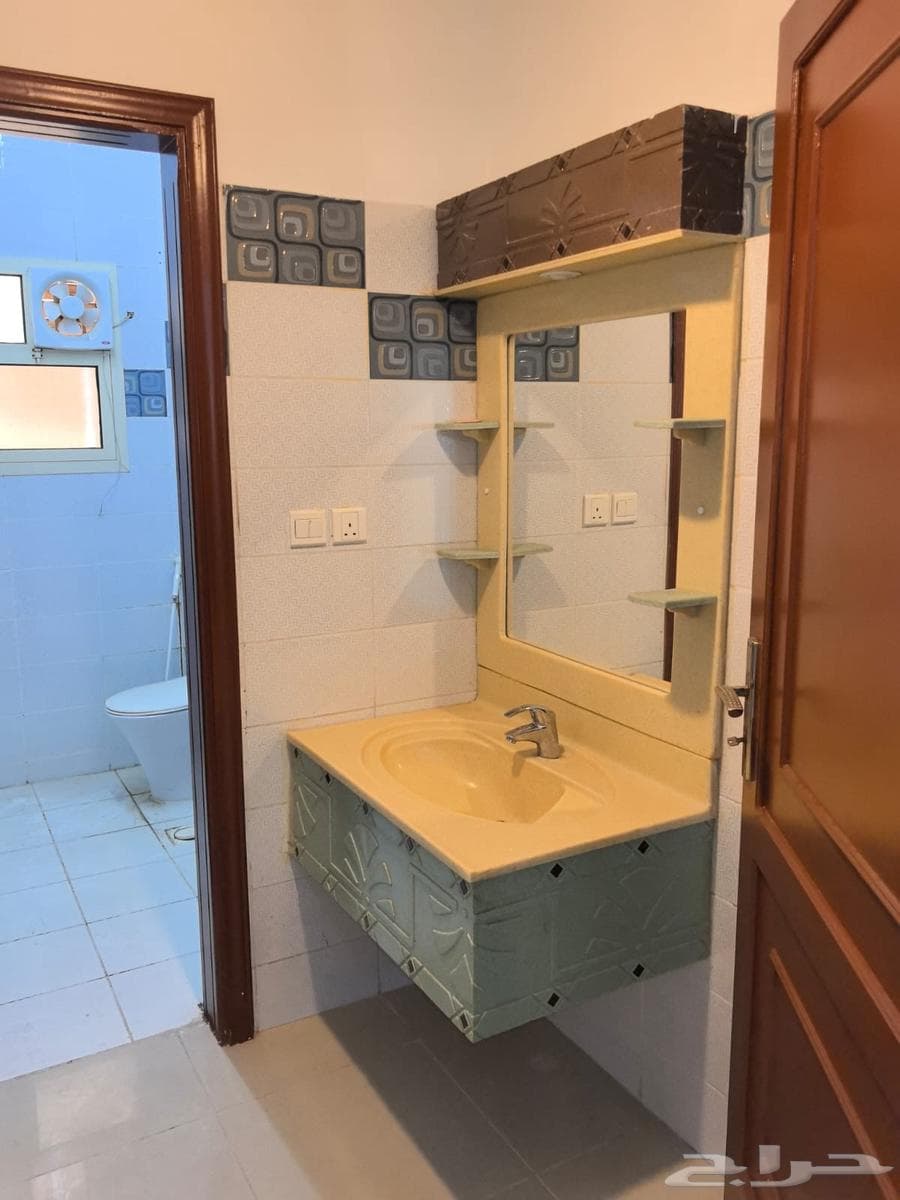 شقة 6 غرف في المروة 9