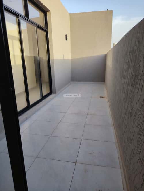 شقة 4 غرف في الرمال 4