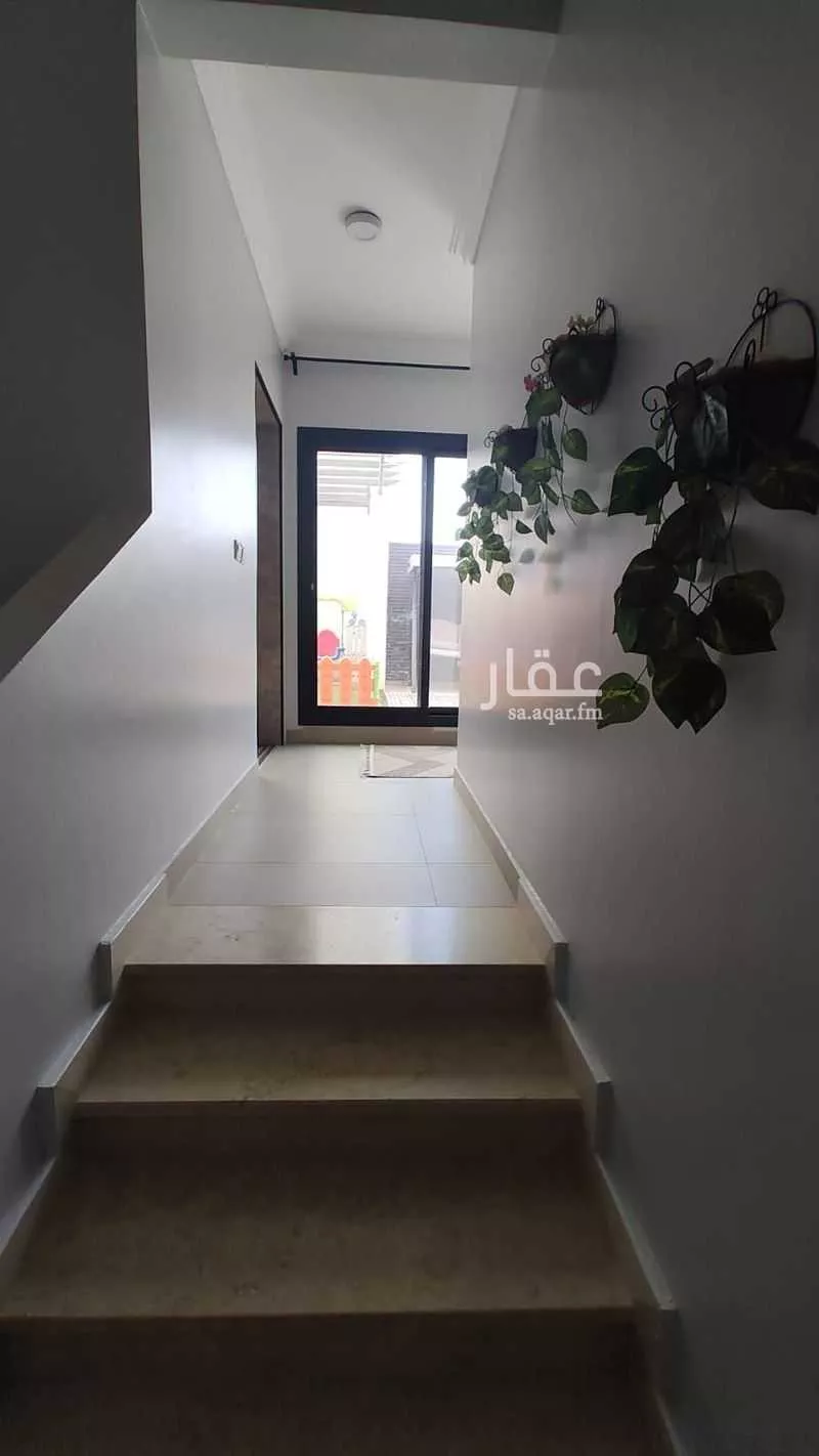 فيلا 7 غرف في ظهرة لبن 4