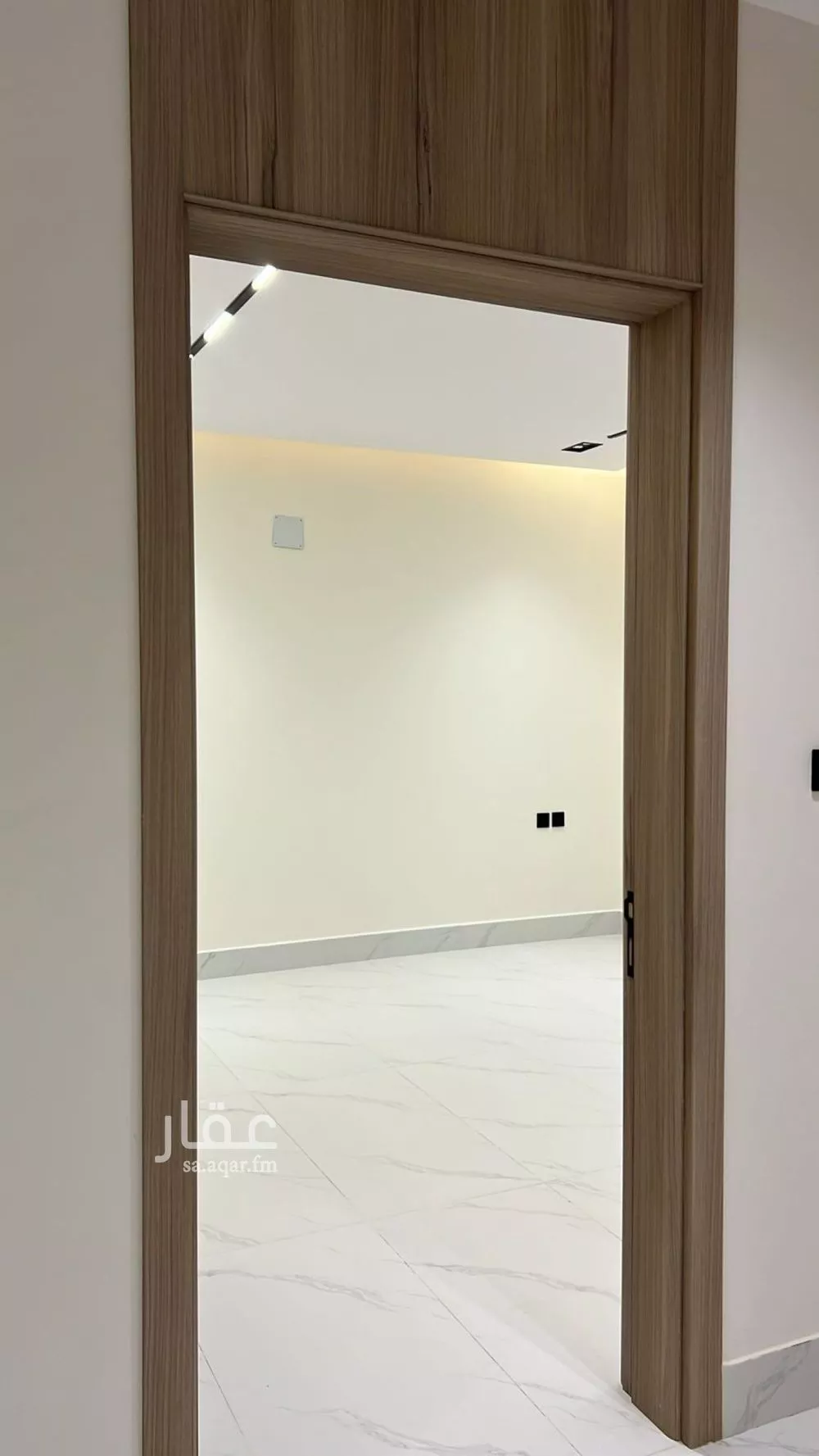 شقة 5 غرف في النظيم 11