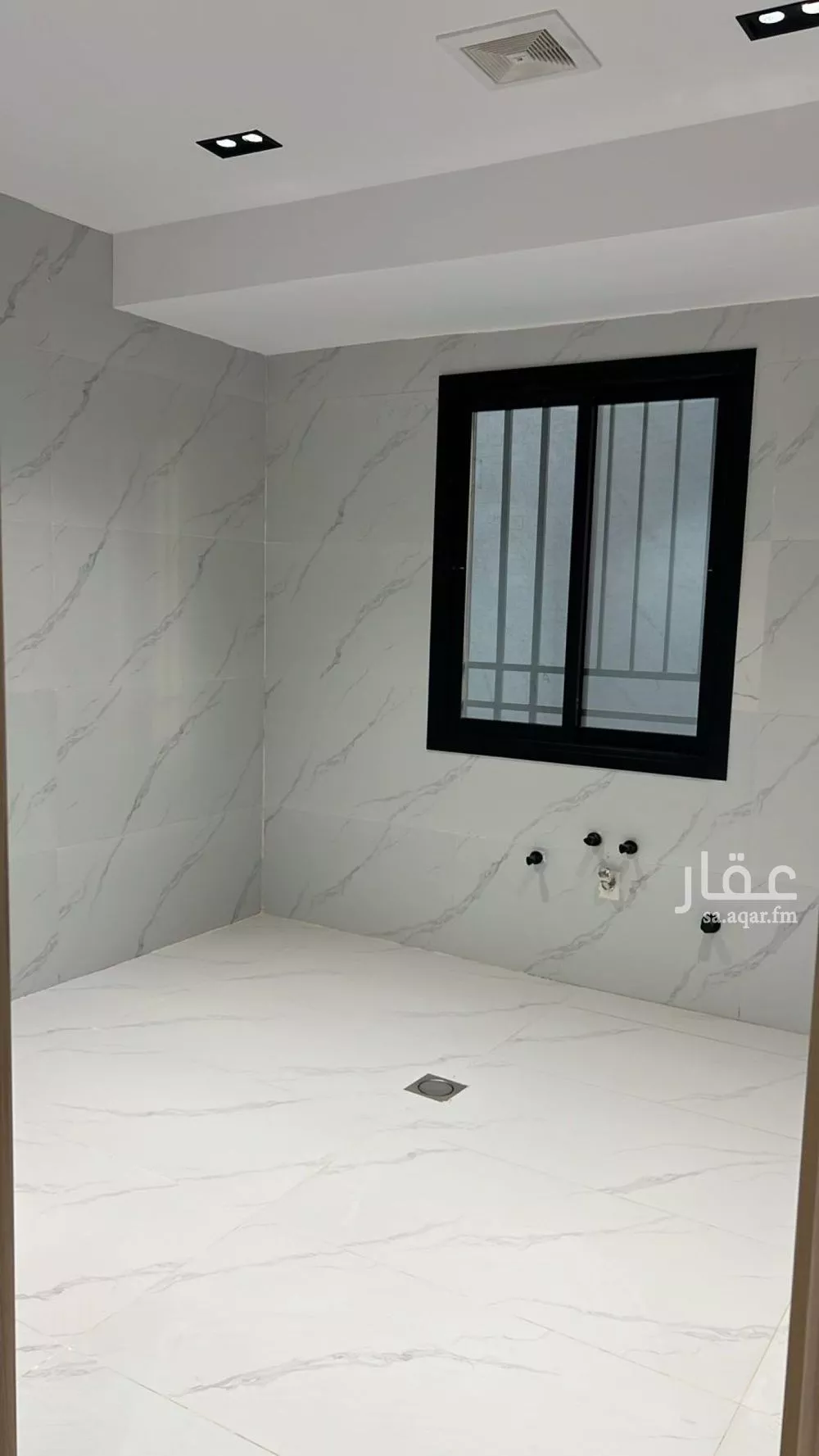 شقة 5 غرف في النظيم 3