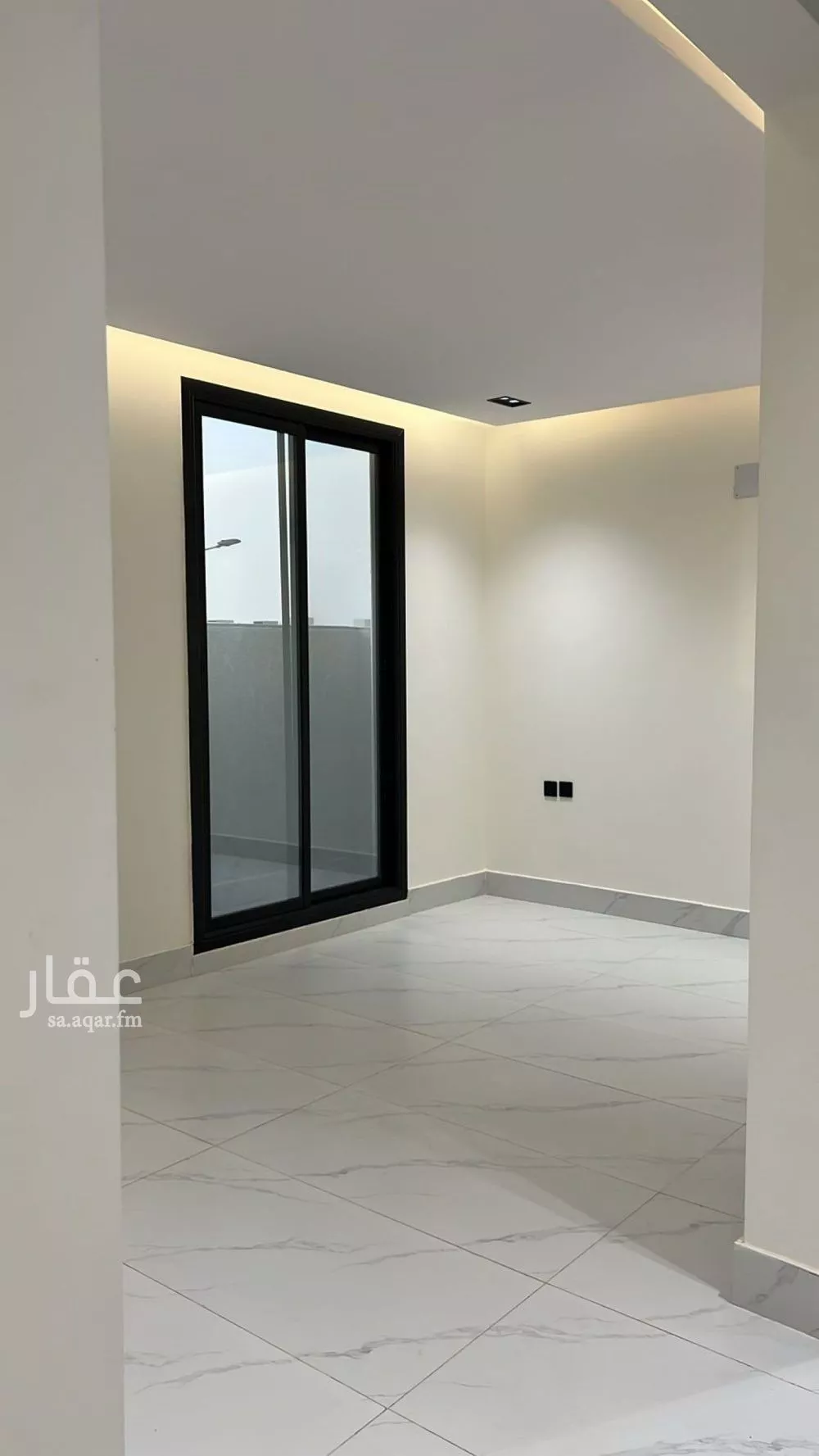 شقة 5 غرف في النظيم 8