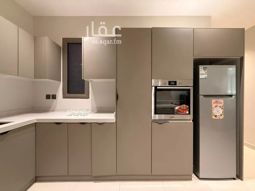 شقة 3 غرف في العقيق 6