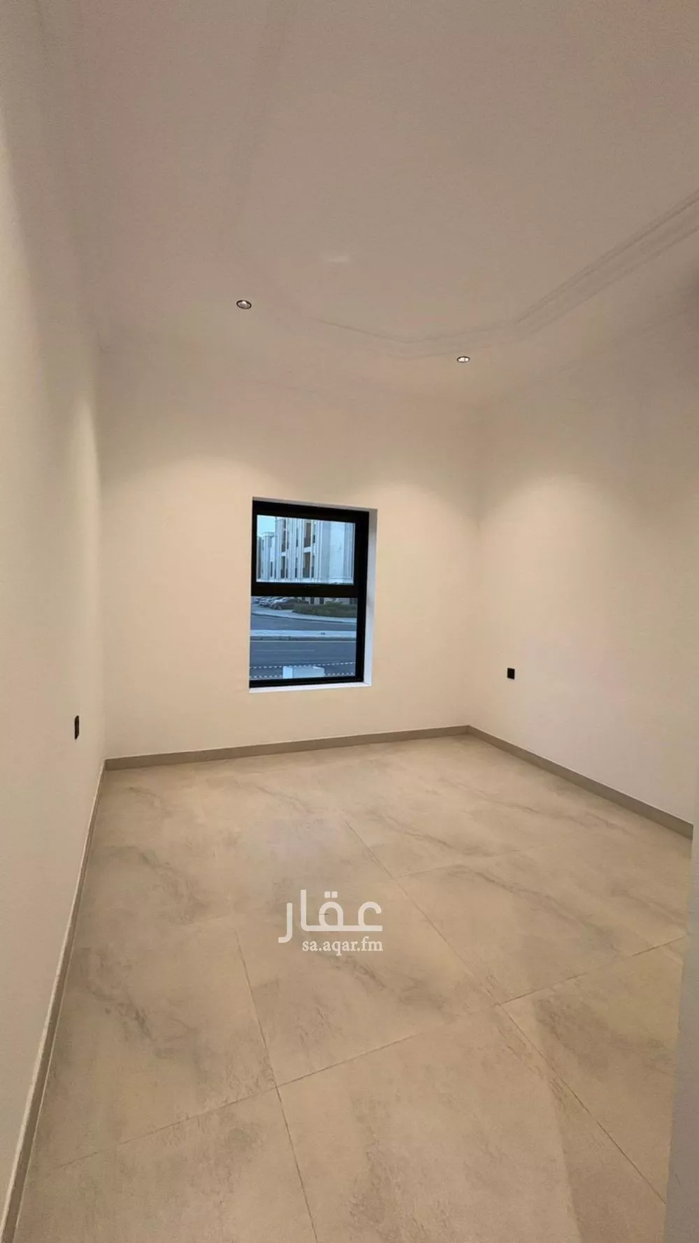 شقة 1 غرف في الملقا 5