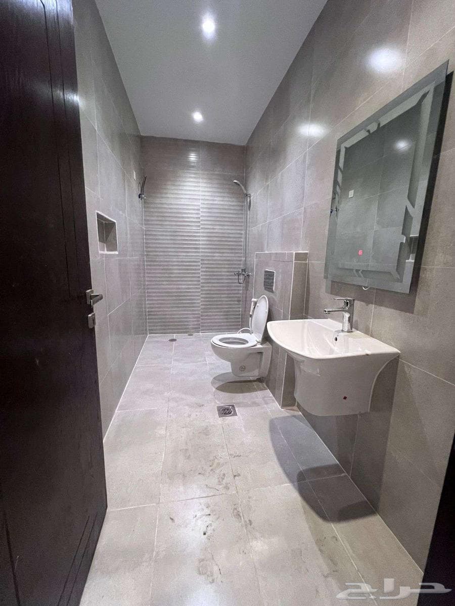 شقة 4 غرف في الواحة 3