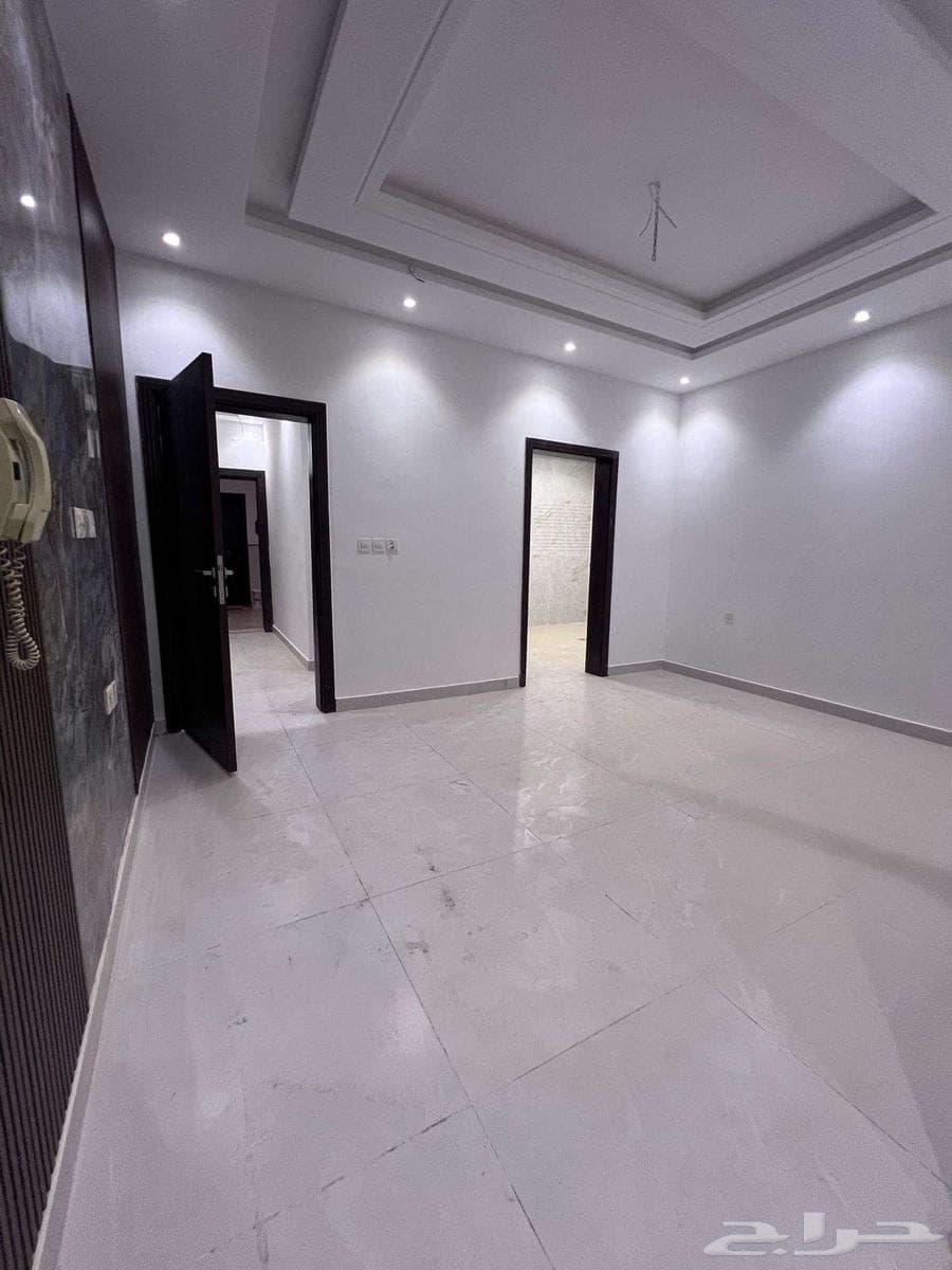 شقة 4 غرف في الواحة 21