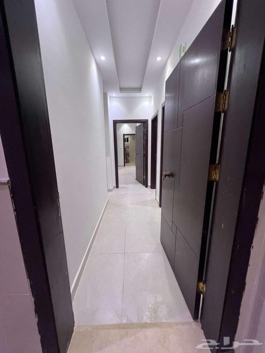 شقة 4 غرف في الواحة 24