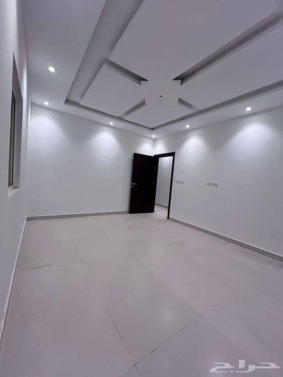 شقة 4 غرف في الواحة 4