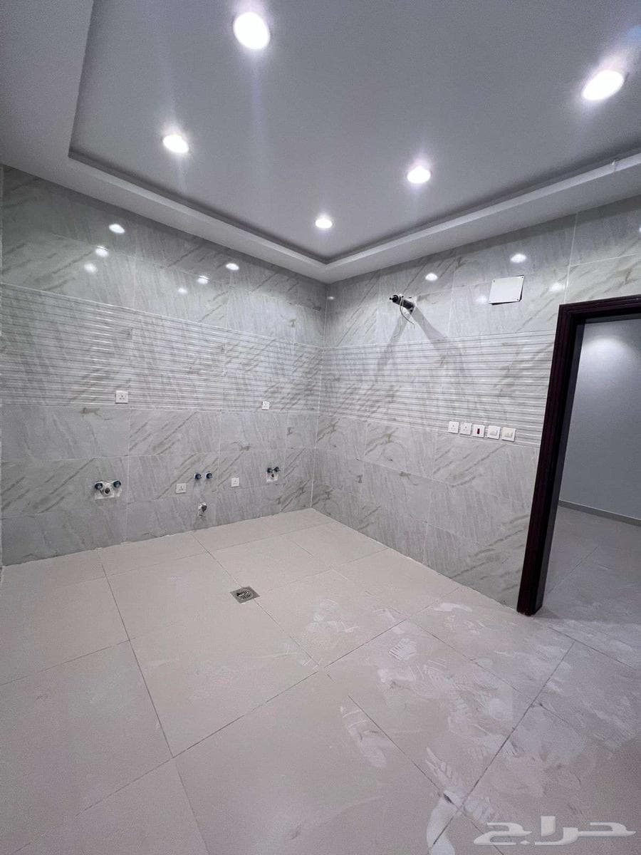 شقة 4 غرف في الواحة 6