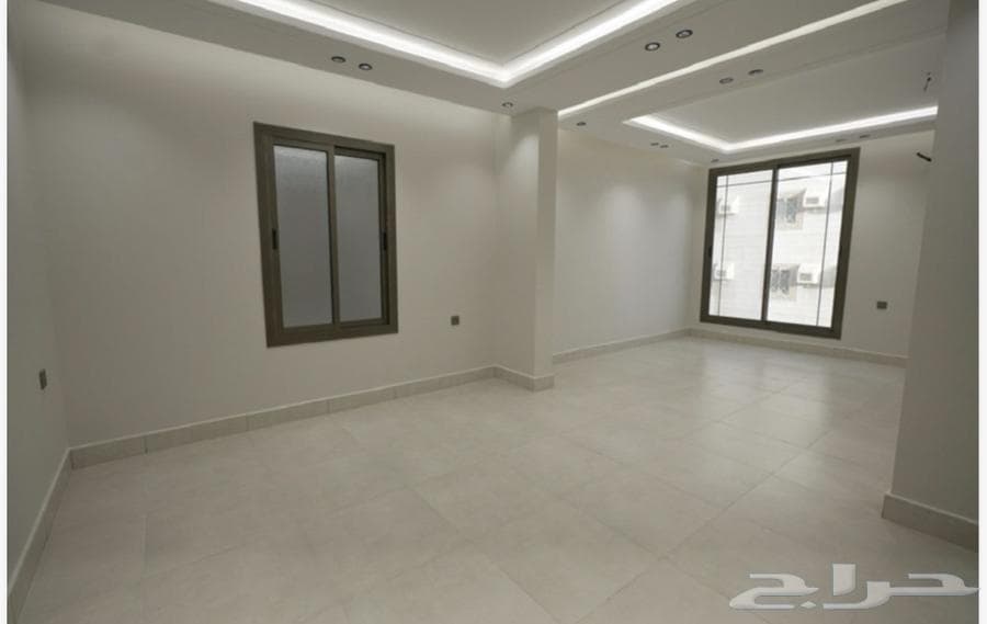 شقة 5 غرف في الريان 1